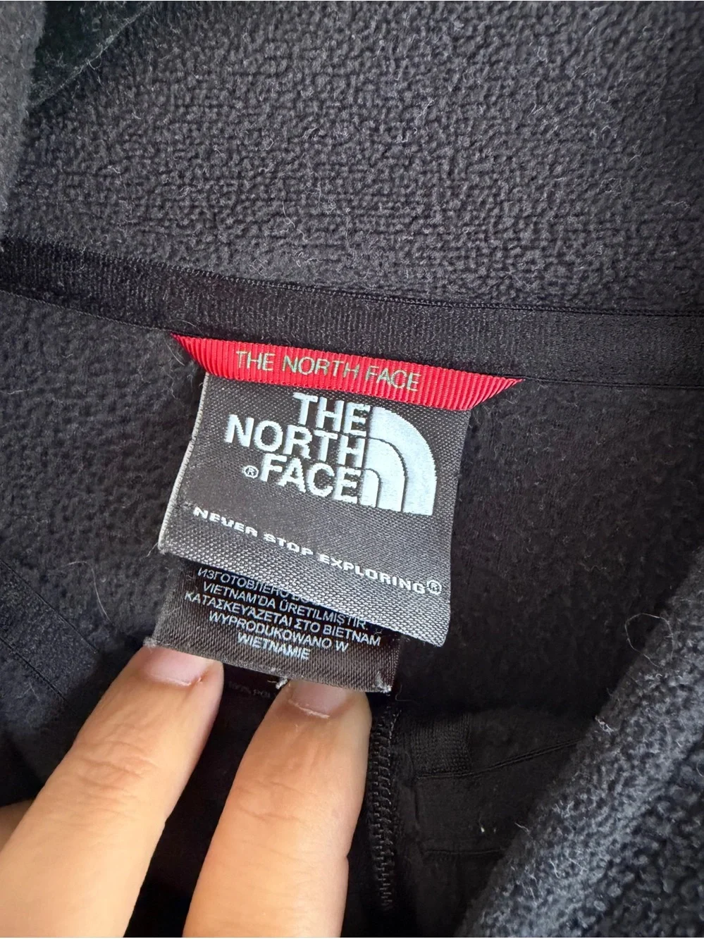 The North Face Men’s Black Quarter-Zip Fleece Pullover